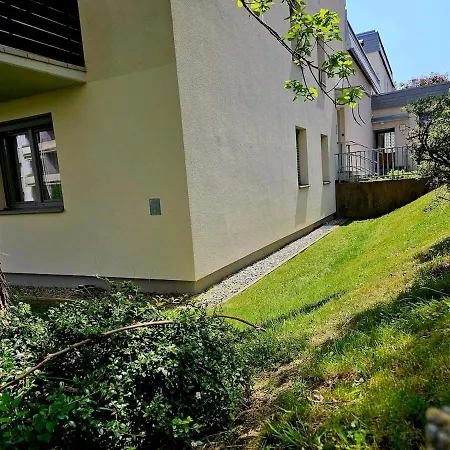 Cozy, New, Γκρατς