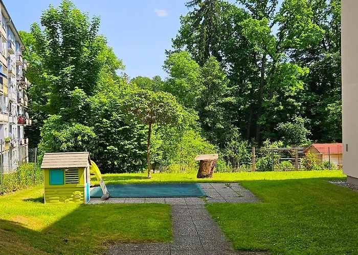 Cozy, New, Γκρατς